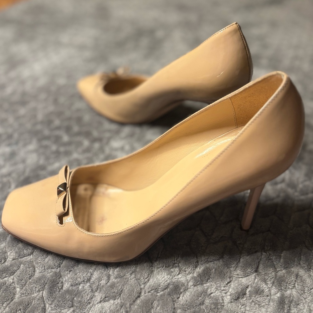 Kate Spade Nude Square Toe Heels with Bow and Stud Accent - Picture 4 of 9